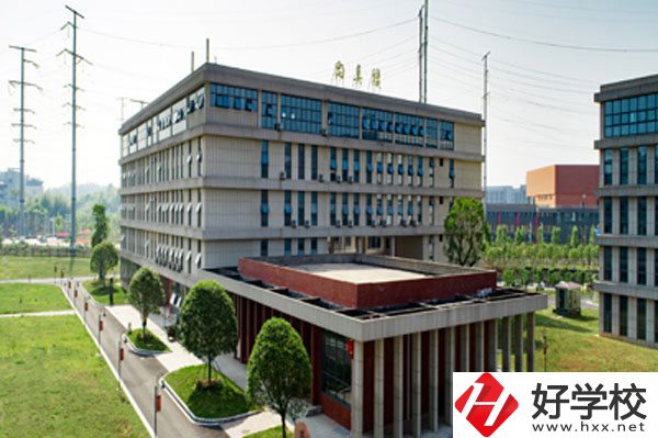 株洲市工業(yè)中等專業(yè)學(xué)校怎么樣？食堂飯菜好不好？