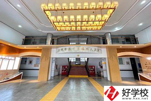 長(zhǎng)沙自立中等職業(yè)技術(shù)學(xué)校有什么特色專(zhuān)業(yè)？