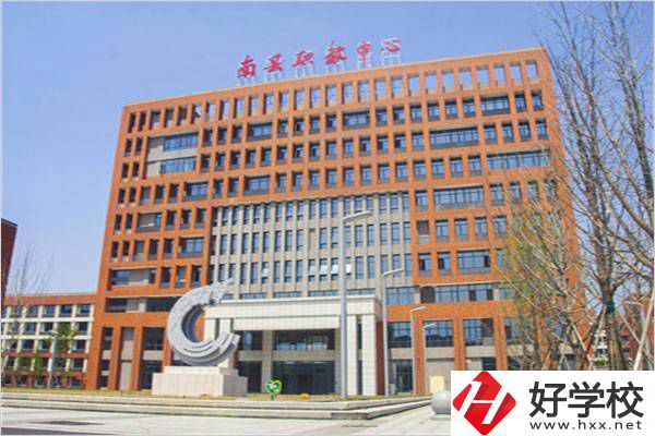 益陽南縣的職高免學(xué)費(fèi)嗎？還要不要交其它費(fèi)用？