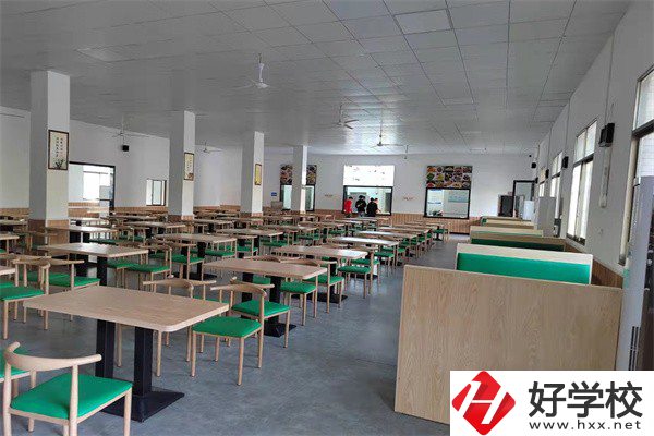 益陽哪些中職學(xué)校開設(shè)音樂相關(guān)專業(yè)？學(xué)費(fèi)貴不貴？