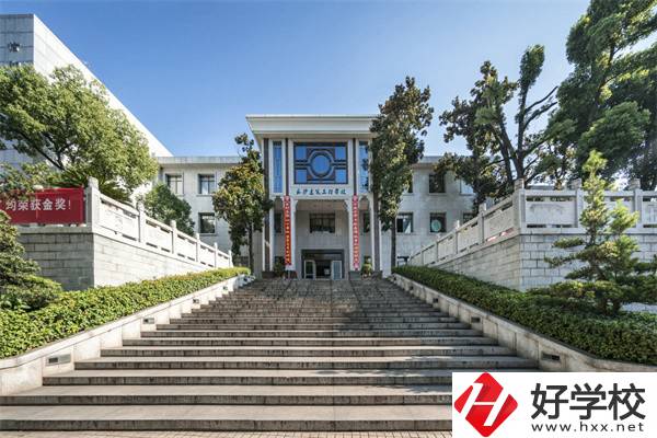 長沙可以學(xué)工程造價(jià)的中職有哪些？學(xué)校有什么特色？