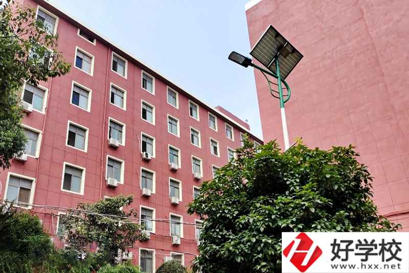益陽市第一職業(yè)中專學校好不好？辦學條件怎么樣？