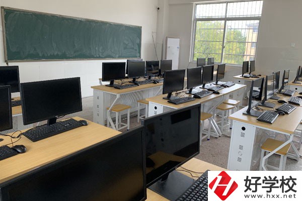 岳陽(yáng)市君山區(qū)有哪些中專(zhuān)？可以學(xué)什么專(zhuān)業(yè)？
