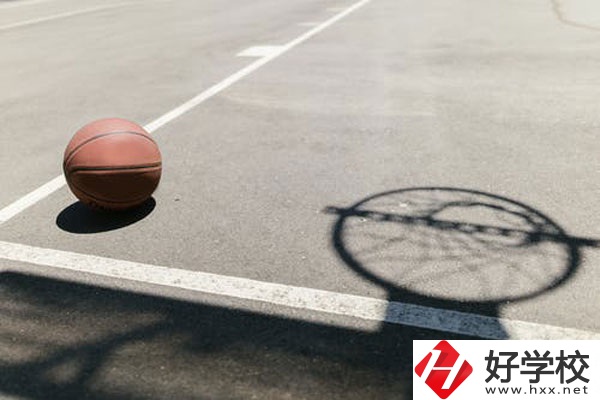 湖南省商業(yè)職業(yè)中等專業(yè)學(xué)校怎么樣？宿舍怎么樣？