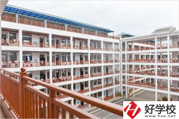 懷化有3+2分段制的中專嗎？對口專業(yè)好就業(yè)嗎？