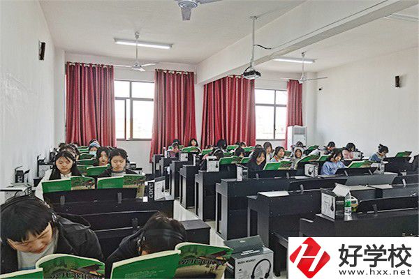懷化市城南職業(yè)學(xué)校實訓(xùn)室