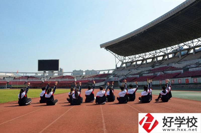 婁底藝術(shù)職業(yè)學(xué)校音樂(lè)與舞蹈專(zhuān)業(yè)怎么樣？