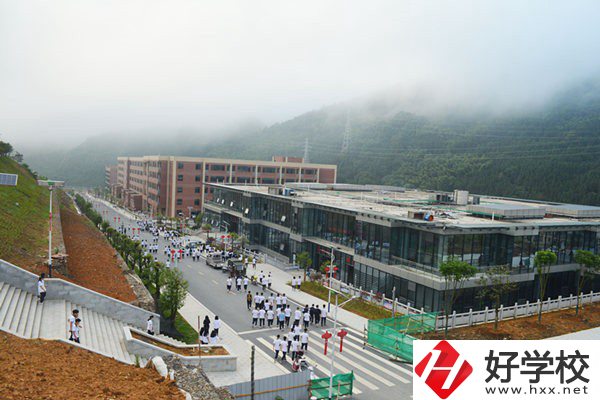 湖南有特色專業(yè)的中專有哪幾所？特色在哪里？