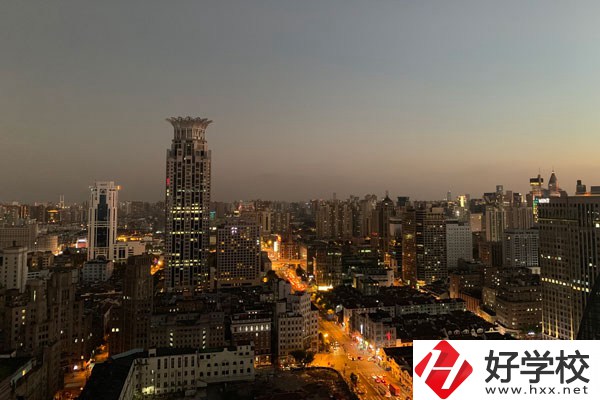 攸縣求實職業(yè)技術(shù)學校的平面設(shè)計專業(yè)怎么樣？就業(yè)前景如何？