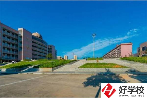 婁底最好的師范職校是哪所？師范專業(yè)好就業(yè)嗎？