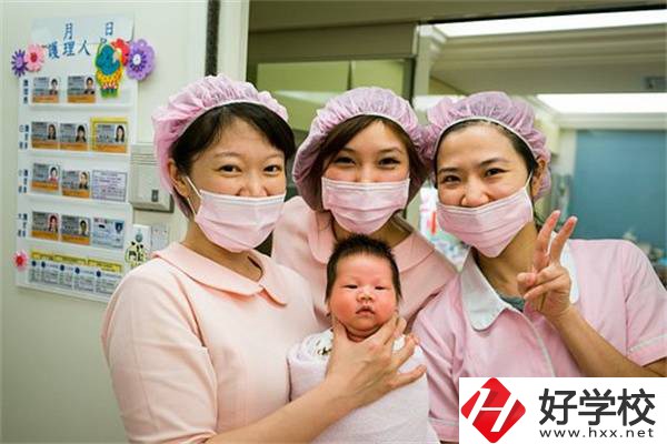 湖南衛(wèi)校最熱門的專業(yè)是哪個(gè)？?jī)?yōu)缺點(diǎn)是什么？