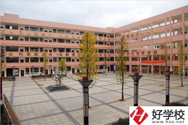 祁陽(yáng)縣職業(yè)中專是公辦嗎？收費(fèi)貴不貴？
