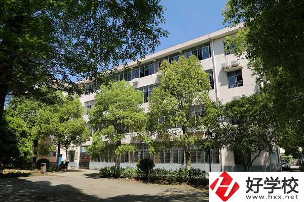 岳陽市第一職業(yè)中等專業(yè)學(xué)校是公辦學(xué)校嗎？學(xué)校怎么樣？