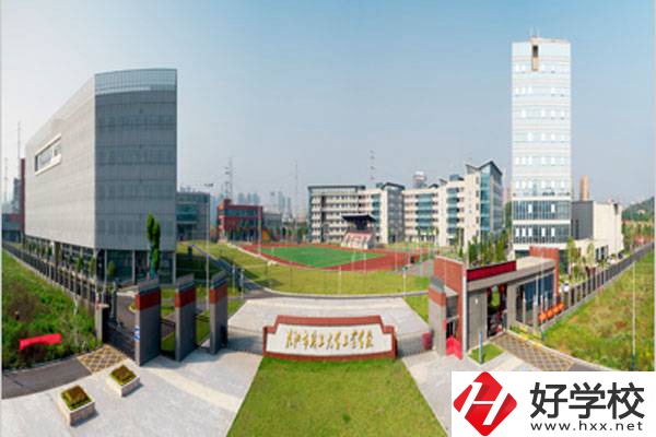 株洲市交通技工學(xué)校的地址在哪？學(xué)費(fèi)是多少？