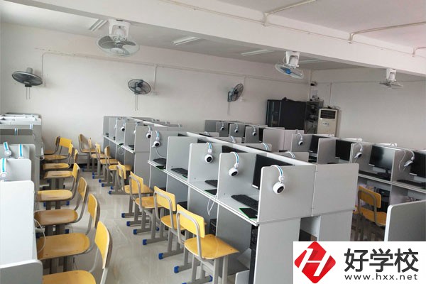 湘潭財(cái)經(jīng)職校是公辦的嗎？學(xué)生就業(yè)如何？