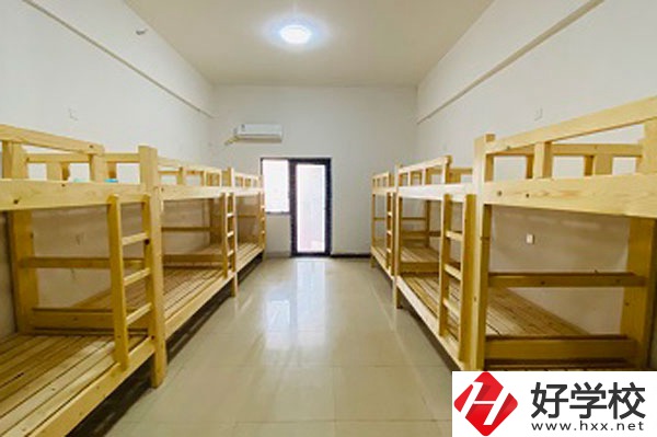 想在長沙讀醫(yī)藥類專業(yè)，看看這所中職學(xué)校