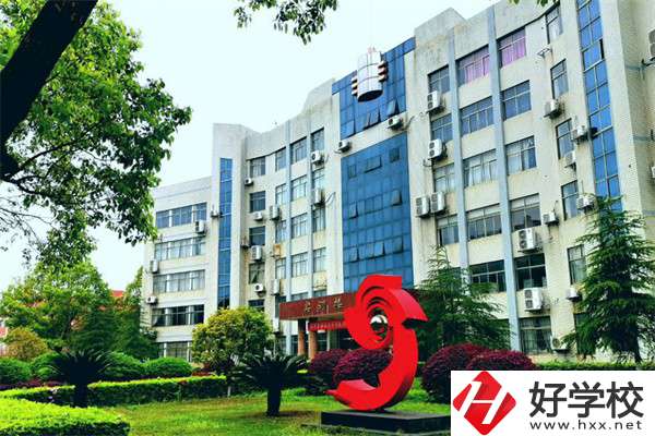婁底哪些職校有開設(shè)護理專業(yè)？就業(yè)方向是什么？
