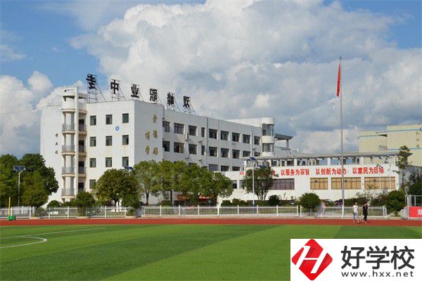 婁底重點(diǎn)中專(zhuān)有哪些？好進(jìn)嗎？